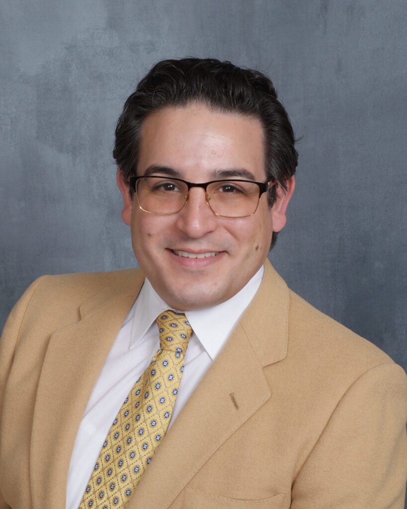 Brian Carchedi provides March's paralegal inspiration on the Paralegal on fire podcast as the guest.