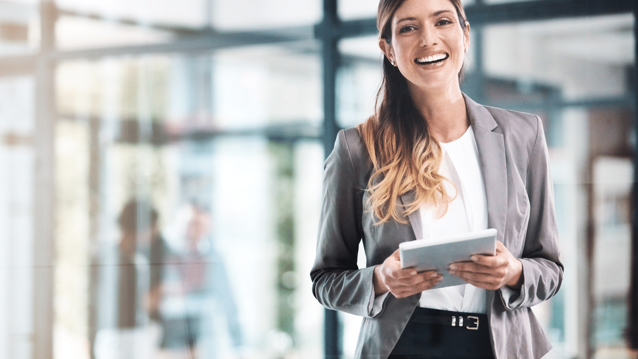 paralegal vs legal assistant